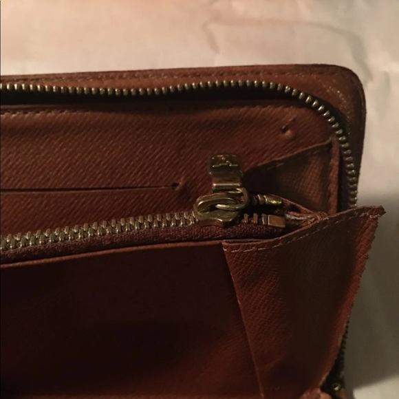 SOLDAuth Louis Vuitton Zippy Wallet/Organizer - Picture 8 of 10